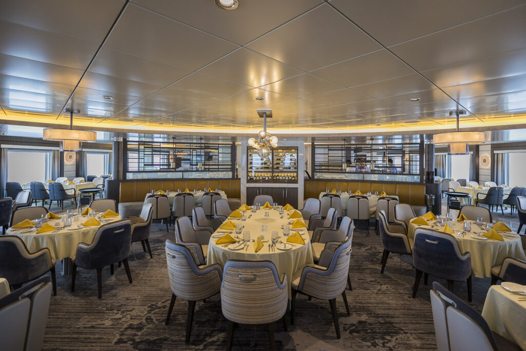 Dining Room Sylvia Earle Richard IAnson 1 1024x683